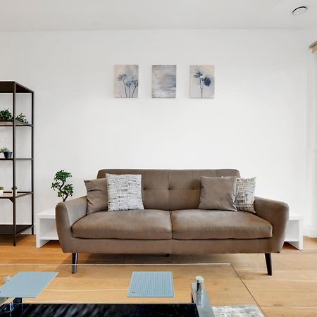 Pass The Keys Spacious 2-Bedroom Apartment ลอนดอน ภายนอก รูปภาพ